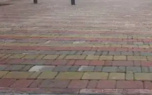 Укладка бетонной брусчатки