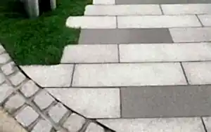 Укладка бетонной брусчатки